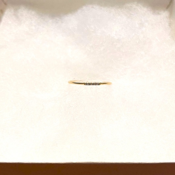 Jewelry - Five diamond ring 14k yellow gold